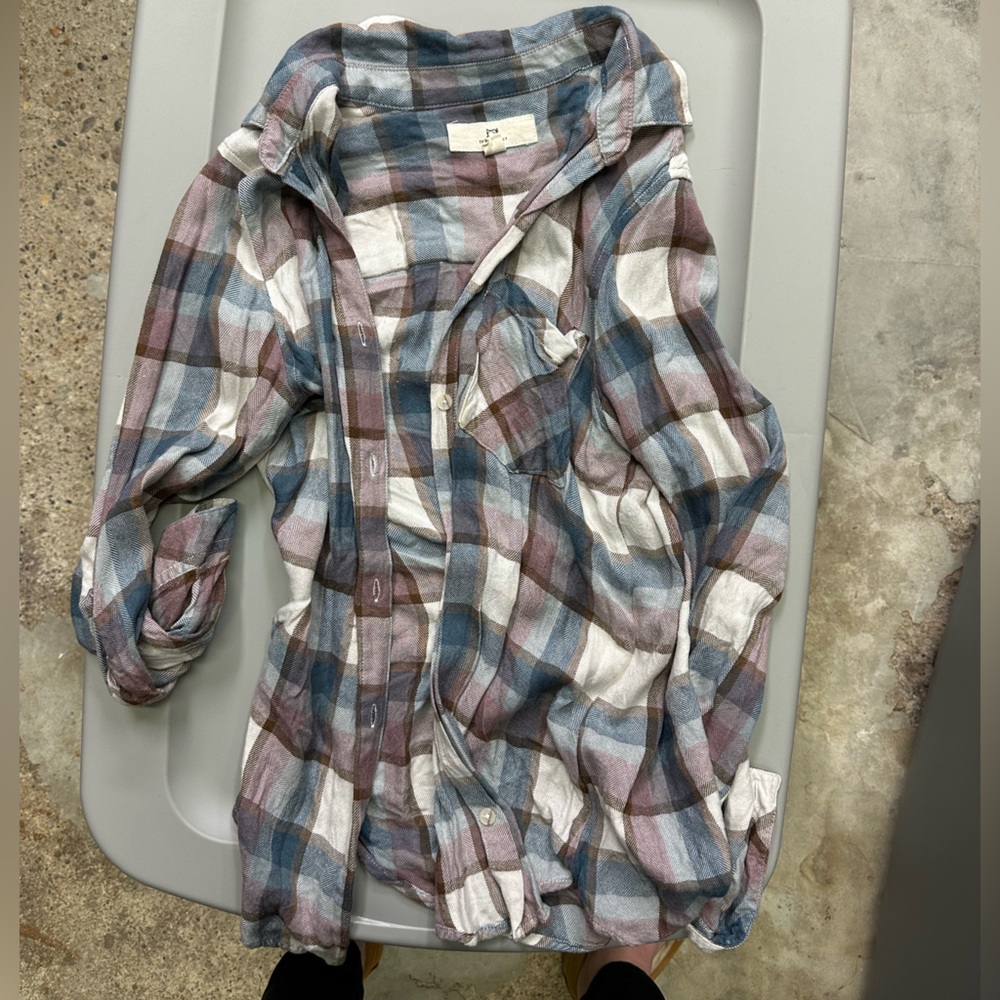 Women’s size small top.